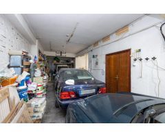 Espacioso local comercial en Zaidín