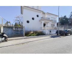 CASA Y PARCELA PARA USOS MULTIPLES. ZONA SERRALLO