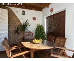 Exclusivo chalet pareado de cuatro plantas en el corazón de Los Bermejales