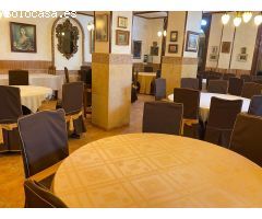RESTAURANTE A LA VENTA, CON CASA Y APARTAMENTO
