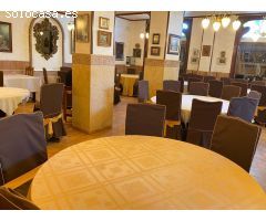 RESTAURANTE A LA VENTA, CON CASA Y APARTAMENTO