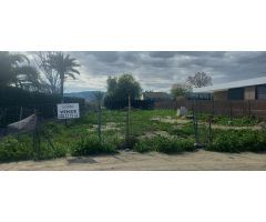 Se vende parcela edificable con proyecto para chalet en la Raya.