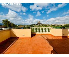 Se vende excelente chalet en Monteagudo.