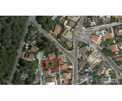 Fantástica parcela situada en Oasis del Vendrell