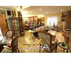 Imponente chalet en venta con 239m2 construidos en lAbeller
