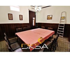 Casa con local comercial en venta en pleno Ayuntamiento de Vila-real