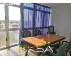 Piso con más de 140m2 útiles en la avenida principal de Betxí