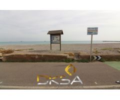 Amplio chalet independiente en venta a 75m de la playa de Ben-Afeli, Almazora