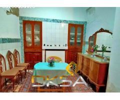 Casa para reformar con amplia fachada en el centro de la Vall dUixó