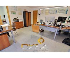 Local comercial en entresuelo, esquinero en Ausias March, Vila-real