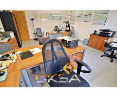 Local comercial en entresuelo, esquinero en Ausias March, Vila-real