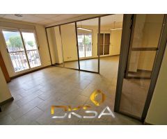 Local comercial en entresuelo, esquinero en Ausias March, Vila-real