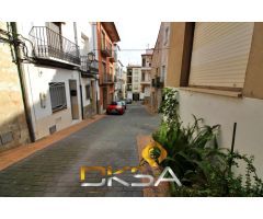 Amplia casa para reformar con 322m2 construidos en el centro de Eslida