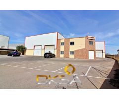 A la venta amplia nave en primera línea de la Carretera de Onda, Vila-real