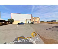 A la venta amplia nave en primera línea de la Carretera de Onda, Vila-real