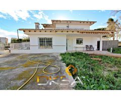 A al venta amplio chalet pareado en el Serradal, Benicasim