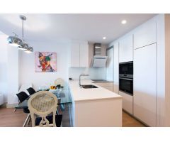 Exclusivo  piso de 3 dormitorios y 2 baños con vistas al mar