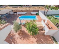 CHALET EN VENTA EN URBANIZACIÓN MOLINO ALTO!
