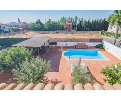 CHALET EN VENTA EN URBANIZACIÓN MOLINO ALTO!