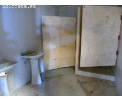 SE VENDEN 8 NAVES 1280 M/2 TOTAL, CADA UNA DE LAS NAVES OCUPA 160 M/2  CONSTRUIDOS , DENTRO DE PARCE