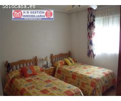 EXCELENTE VIVIENDA DE TRES DORMITORIOS Y DOS BAÑOS EN TORREVIEJA, A CIEN METROS DE LA PLAYA. EL EDIF