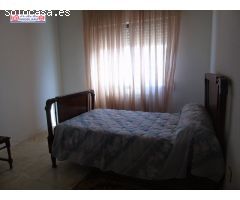 CASA CON LOCAL COMERCIAL EN PLENO CENTRO DE QUERO.