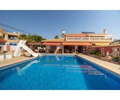 Magnifica Villa con piscina en La Regia