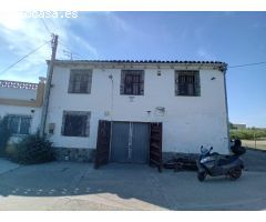 CASA CON ALMACÉN  EN ALCARRÀS