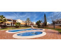 PRECIOSA CASA EN VILLAFRANCA CON PISCINA PARA ENTRAR A VIVIR!