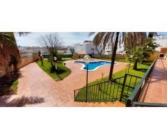 PRECIOSA CASA EN VILLAFRANCA CON PISCINA PARA ENTRAR A VIVIR!