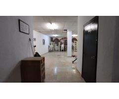 LOCAL COMERCIAL EN EL CENTRO DE LA LOCALIDAD!