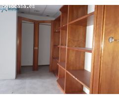Local comercial de 172 metros en calle Virgen Milagrosa !!!.