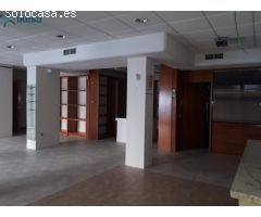 Local comercial de 172 metros en calle Virgen Milagrosa !!!.