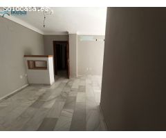 Bajo con 2 habitaciones,1 baño y patio con jardín