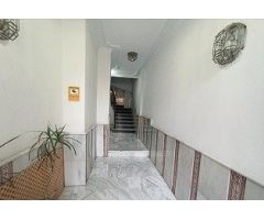 SE VENDE APARTAMENTO EN GRANADA.