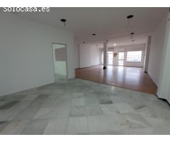 Excelente local comercial en Calle Ancha