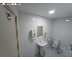 Excelente local comercial en Calle Ancha