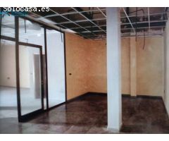 LOCAL COMERCIAL EN AVENIDA DE MADRID EN PALMA DEL RIO !!. CON 144 METROS.