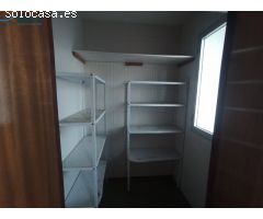 Piso de 4 habitaciones seminuevo