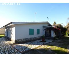 FINCA DE 4.400m2 (Consta: CHALET + CHALET Y PISCINA + PARCELA )