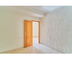 Casa de tres dormitorios a reformar en el centro de Jerez de la Frontera