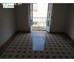 vivienda de 417 metros utiles a reformar en Martos