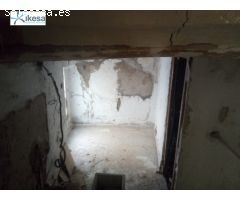 Espaciosa vivienda para reforma en Martos