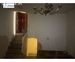 Espaciosa vivienda para reforma en Martos