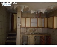 Espaciosa vivienda para reforma en Martos