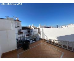 CASA LUJOSA EN VENTA EN OLVERA! VISÍTALA!!