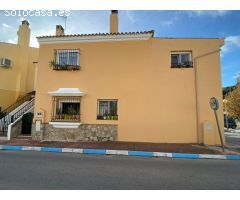 IMPRESIONANTE CASA EN URBANIZACIÓN EN ALCALÁ DE LOS GAZULES