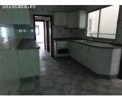 VIVIENDA PARA REFORMAR EN CALLE TREPADORA, ALGECIRAS