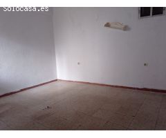 VIVIENDA PARA REFORMAR EN CALLE TREPADORA, ALGECIRAS