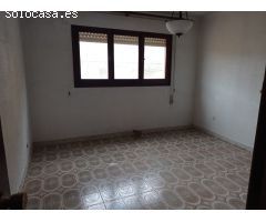 VIVIENDA PARA REFORMAR EN CALLE TREPADORA, ALGECIRAS